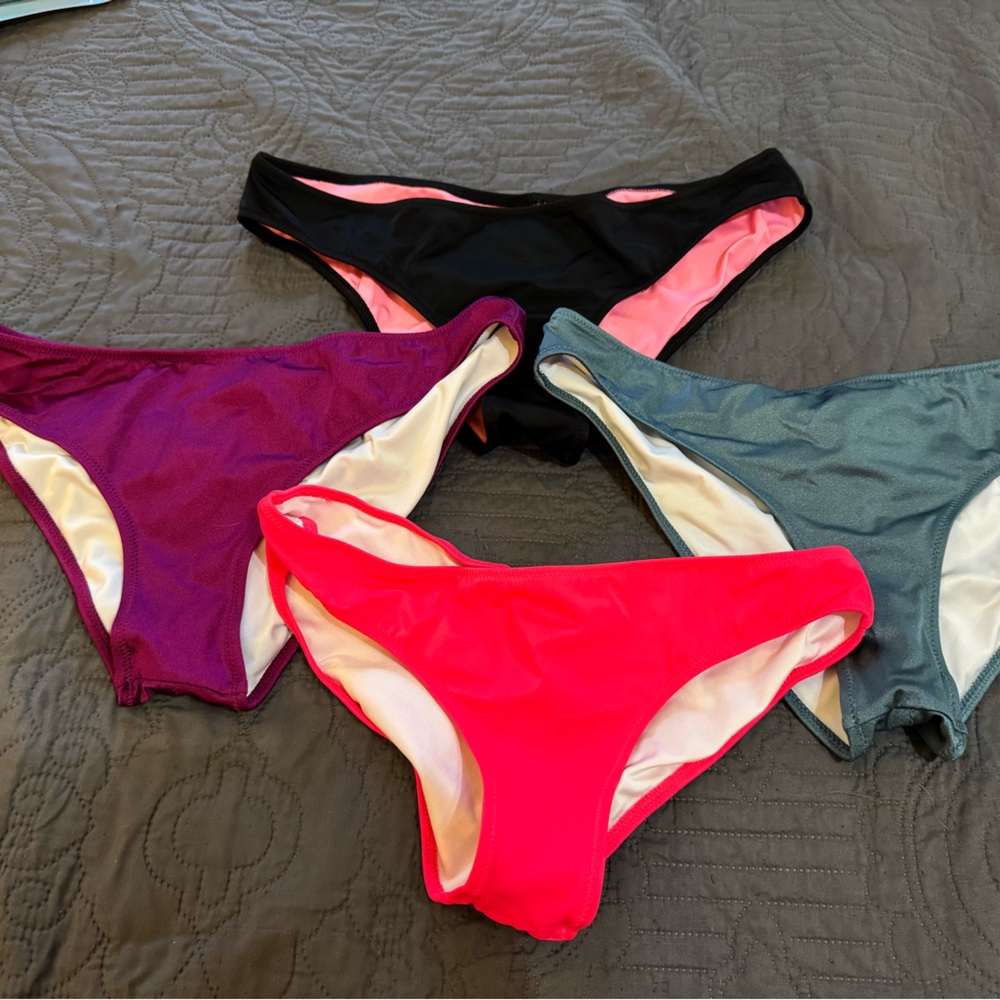 Victoria’s Secret bikini bottoms- lot of 4, ruched bottom